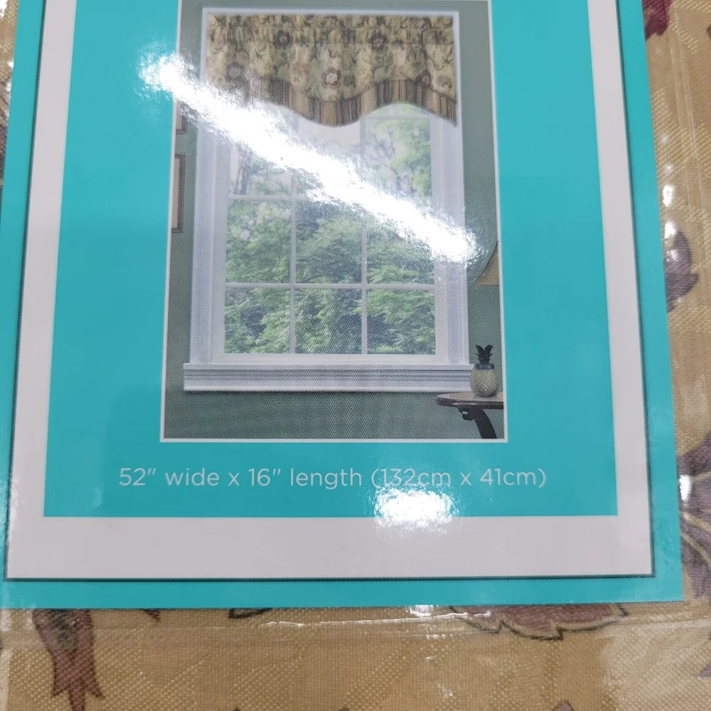 Traditions by Waverly Navarra Scallop Valance Traditional Style Floral 52x16 NEW
